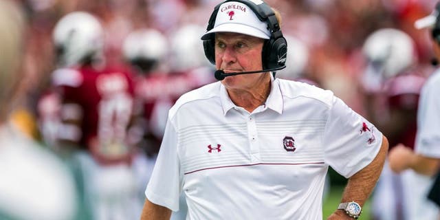 South Carolina Gamecocks head coach Steve Spurrier directs his team against the Georgia Bulldogs in the first quarter at Williams-Brice Stadium. (Jeff Blake-USA TODAY Sports)