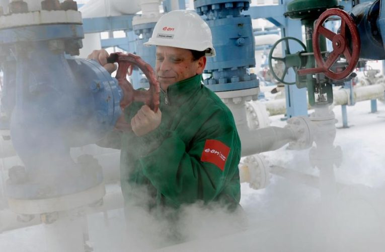 ‘Historic day’ as EU sets mandatory gas storage level for winter supplies