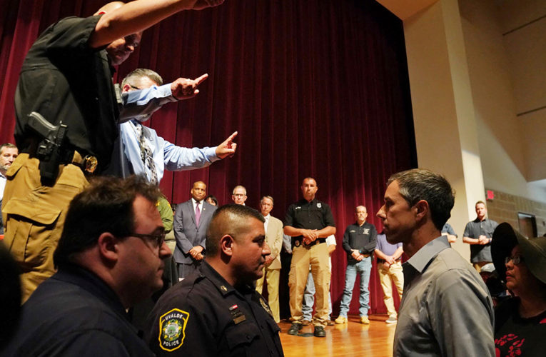 Texas school shooting: Beto O’Rourke derails Gov. Greg Abbott update on Uvalde shooting