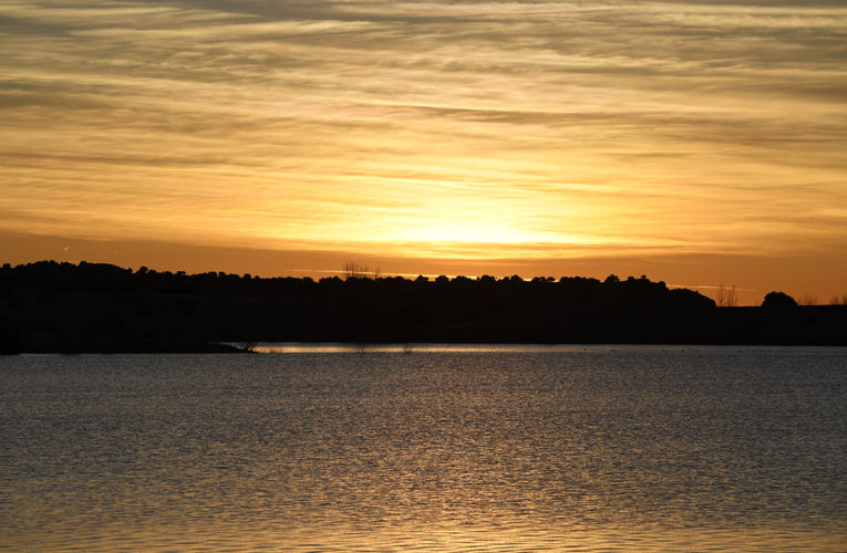 Memorial Day weekend tragedy: 1 dead, 1 missing, 11 hospitalized after boat capsizes on Colorado lake