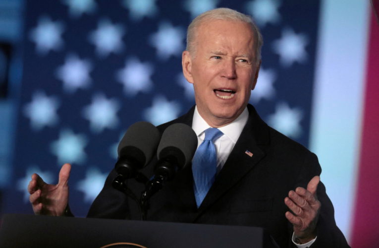 Biden points to Ukraine’s fight for democracy in a Memorial Day speech at Arlington