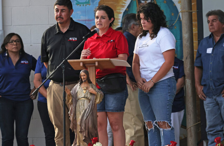 Hundreds gather in Uvalde to share their grief.