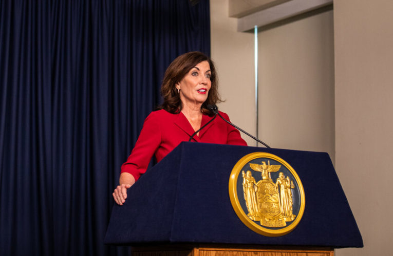 Gov. Hochul Stockpiles Donations, as Rivals Struggle to Keep Pace