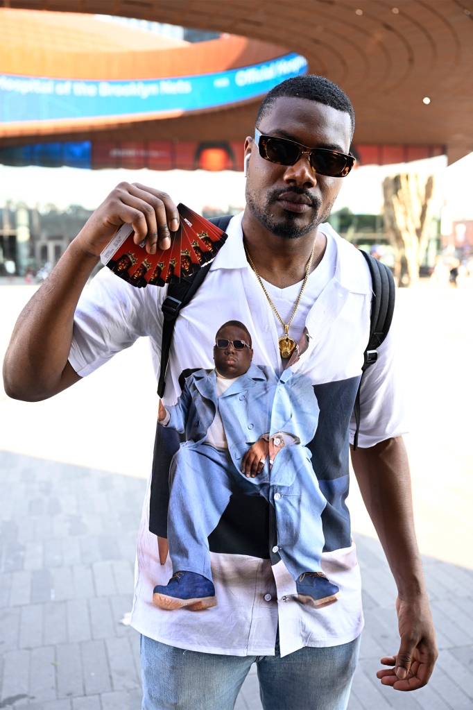 Flatbush resident Valentino Lucas wait more than 4 hours in sweltering heat to buy 30 MetroCards.