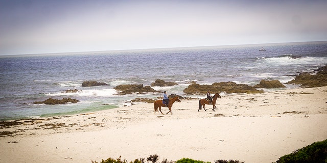 One of the finest towns along the breathtaking Pacific Coast Highway for sweethearts is the idyllic town of Carmel-by-the-Sea.