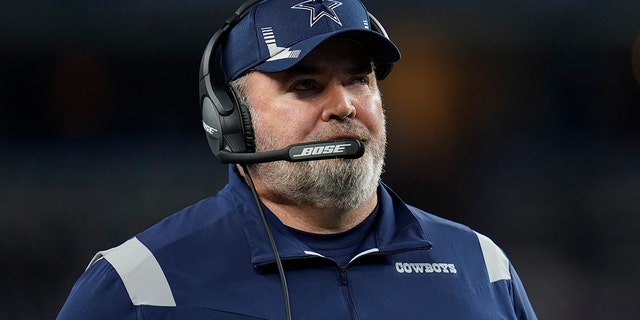 Dallas Cowboys head coach Mike McCarthy on the sideline during a game against the Las Vegas Raiders, Nov. 25, 2021, in Arlington, Texas. 