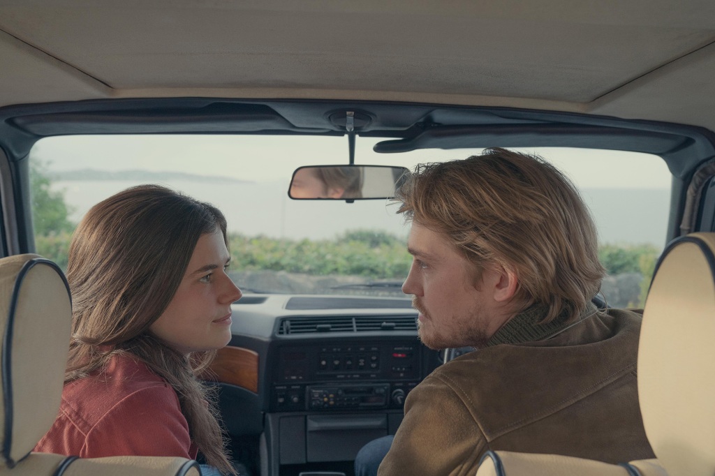 Frances (Alison Oliver) and Nick (Joe Alwyn) have an affair on "Conversations with Friends." 