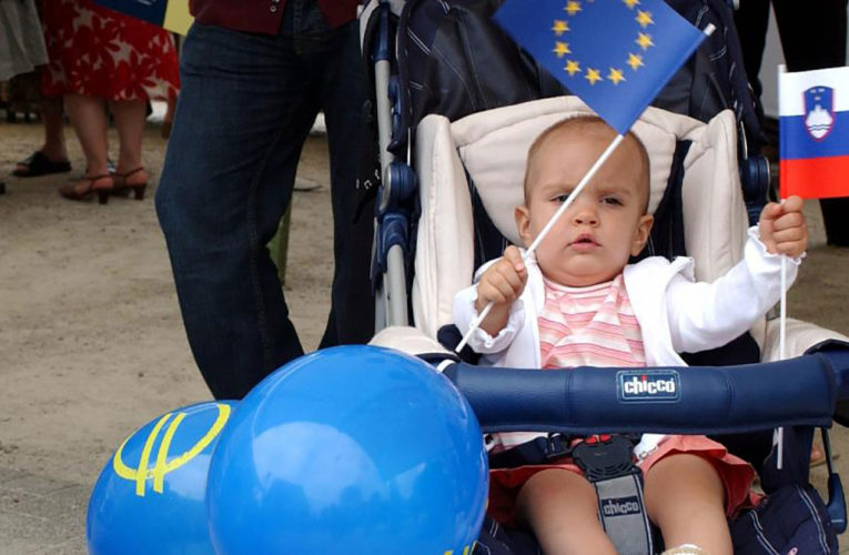 The EU’s population has decreased partly due to COVID-19, latest figures show