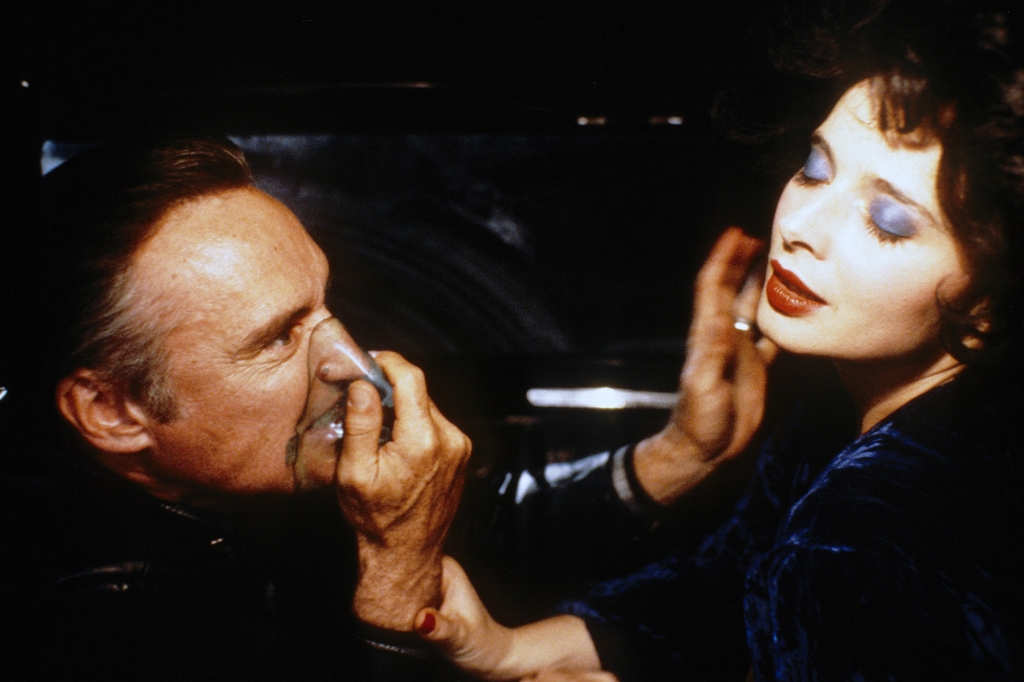 Dennis Hopper and Isabella Rossellini in "Blue Velvet" in 1986, which revived his career.