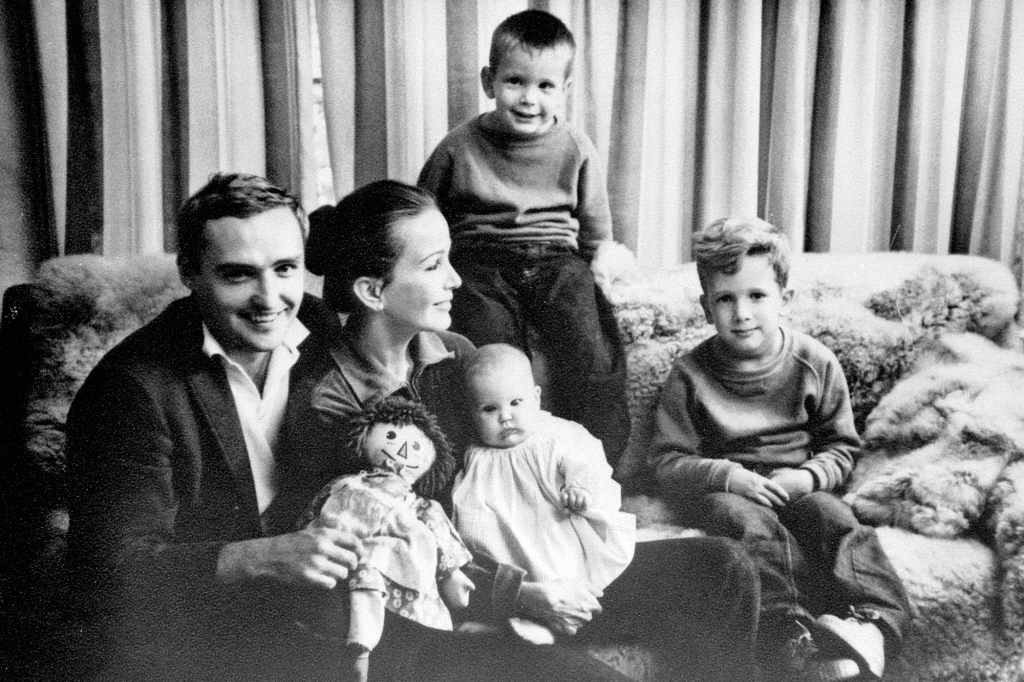 Hopper and Hayward with their children, Marin, Willie and Jeffrey in 1962.