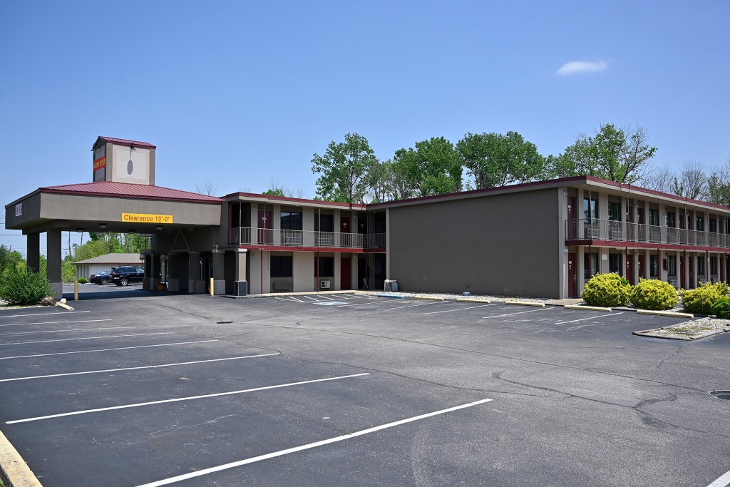 Exterior of the 41 Motel where fugitives Casey White and Vicky White were reportedly staying in Evansville, Ind., Tuesday, May 10, 2022.