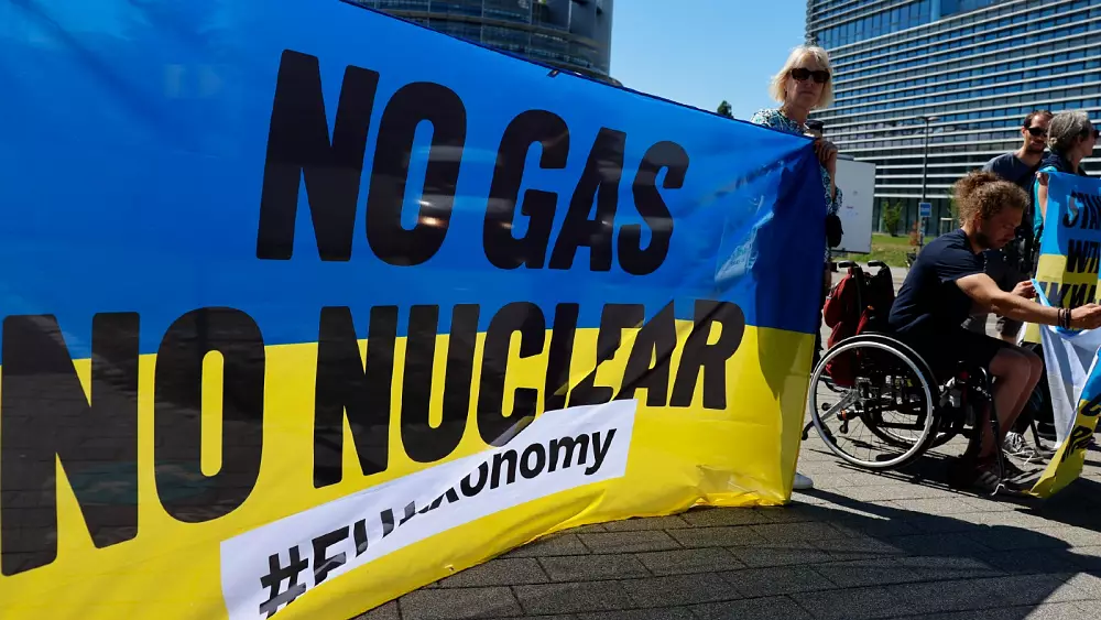 ‘Tight vote’ expected in EU parliament on plan to label gas and nuclear ‘green’