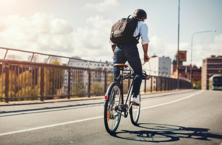 Men should stand on bikes to avoid crushing privates: study