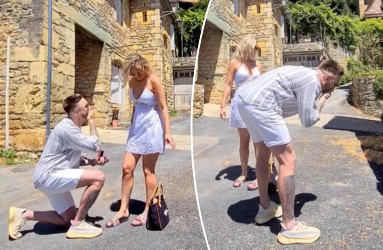 Man ruins proposal after dropping the ring in horse manure