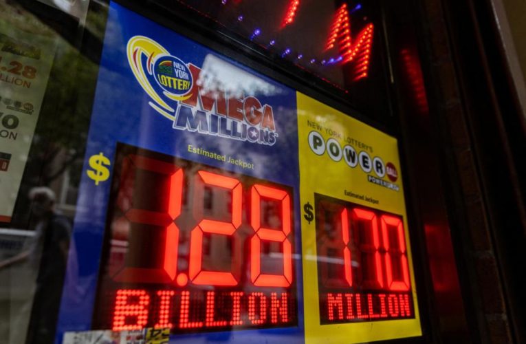 Winning numbers announced for $1.28 billion Mega Millions jackpot