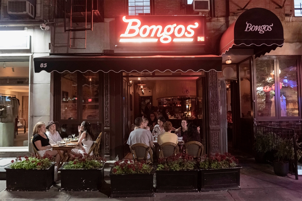 Bongo's on the LES, NYC, viewed from Orchard Street.