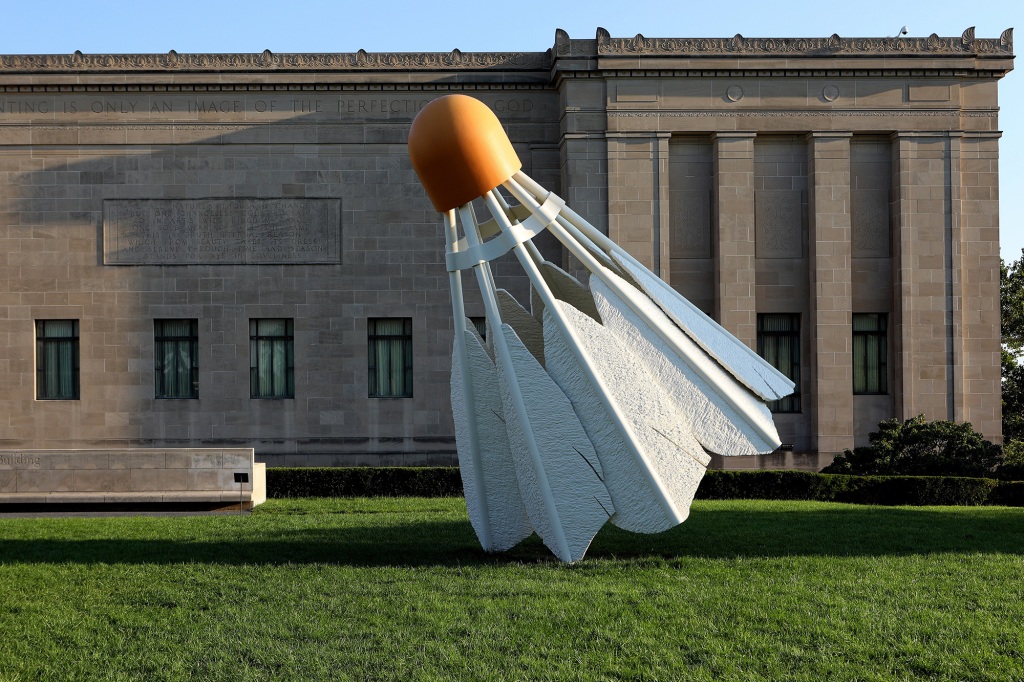 Claes Oldenburg and Coosje van Bruggen's "Shuttlecocks" sculpture at the Museum Of Art in Kansas City, Missouri.