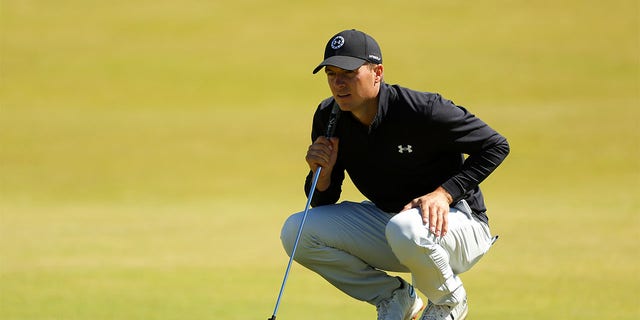 Jordan Spieth of USA lines up a putt on the 18th during Day One of the Genesis Scottish Open at The Renaissance Club on July 07, 2022 in North Berwick, Scotland. 