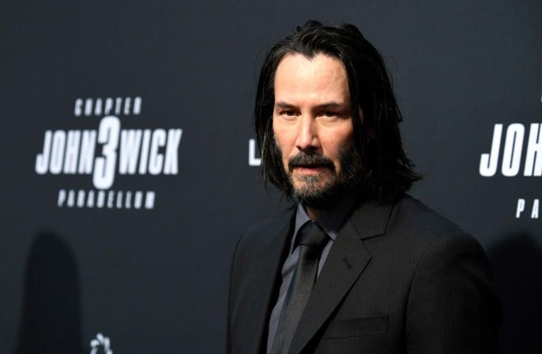 Keanu Reeves answers kid’s long list of questions at airport