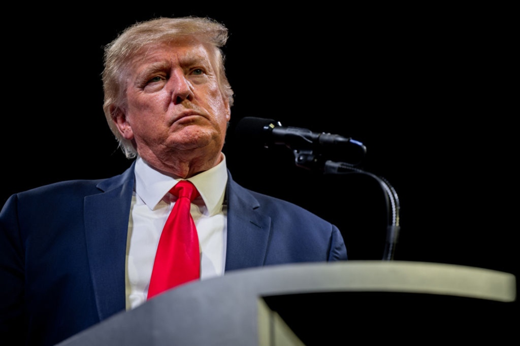 Former President Donald Trump is considering jumping into the 2024 presidential race early, maybe even before the midterm elections, a source said. 