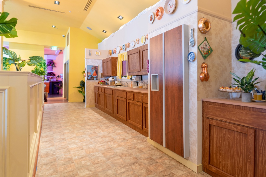 The Golden Girls kitchen evokes 1980s Miami living.