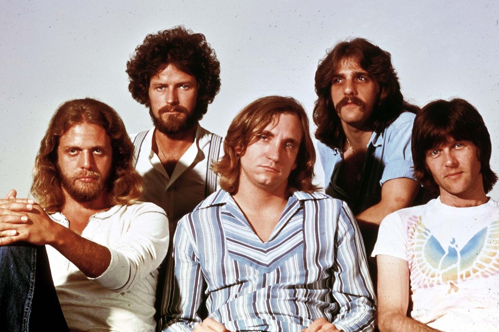 Photo of Glenn FREY and Joe WALSH and Don HENLEY and Don FELDER and EAGLES and Randy MEISNER; L-R: Don Felder, Don Henley, Joe Walsh, Glenn Frey, Randy Meisner - posed, studio, group shot - Hotel California era.