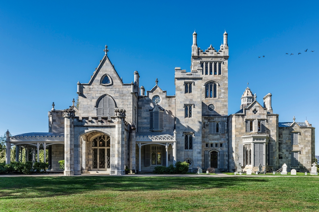 Gould purchased the Lyndhurst estate in Tarrytown, NY, in 1880. 