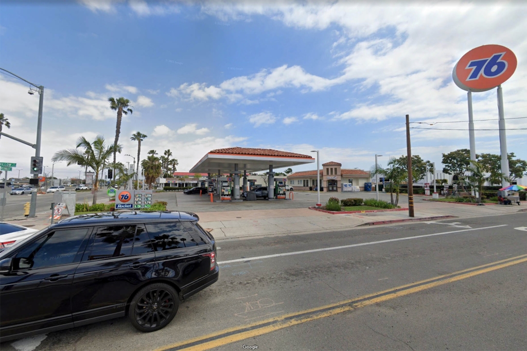 The fatal stabbing occured at a 76 gas station in 6322 Westminster Blvd in Westminster, California.
