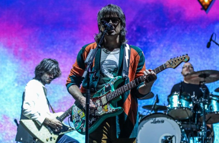 Weezer cancels Broadway stint over poor ticket sales