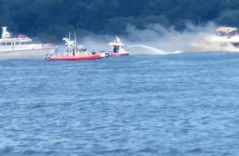 Boat goes up in smoke and sinks on Hudson River in NYC
