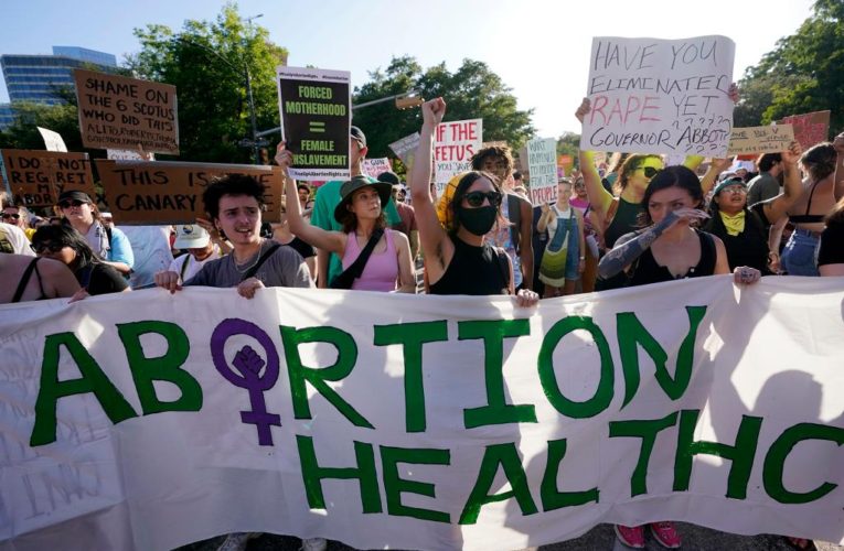 Texas judge blocks Biden abortion requirement in state