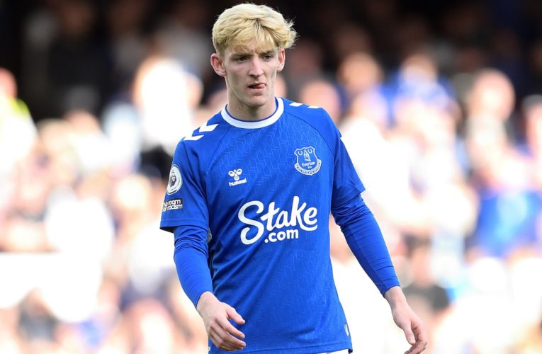 Everton forward Anthony Gordon undergoing medical ahead of £45m move to Newcastle – report