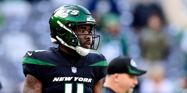 Denzel Mims of the New York Jets warms up prior to the game against the Philadelphia Eagles at MetLife Stadium in East Rutherford, New Jersey, on Dec. 5, 2021.