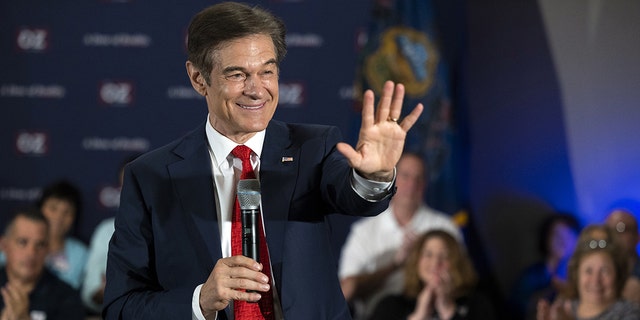 Mehmet Oz, celebrity physician and US Republican Senate nominee for Pennsylvania, speaks during a town hall in Bell Blue, Pennsylvania, US, on Monday, May 16, 2022. 