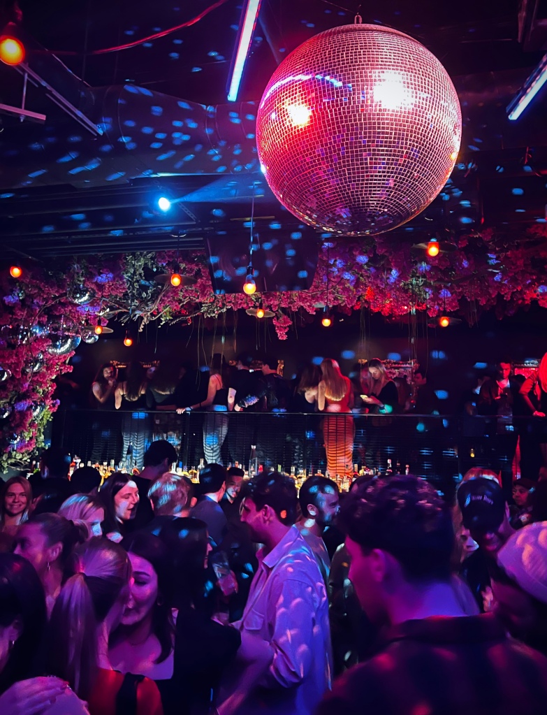 Daphne nightclub scene, LES