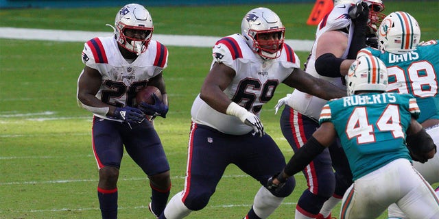 White in action against the Miami Dolphins at Hard Rock Stadium in Miami Gardens, Florida, on Dec. 20, 2020.