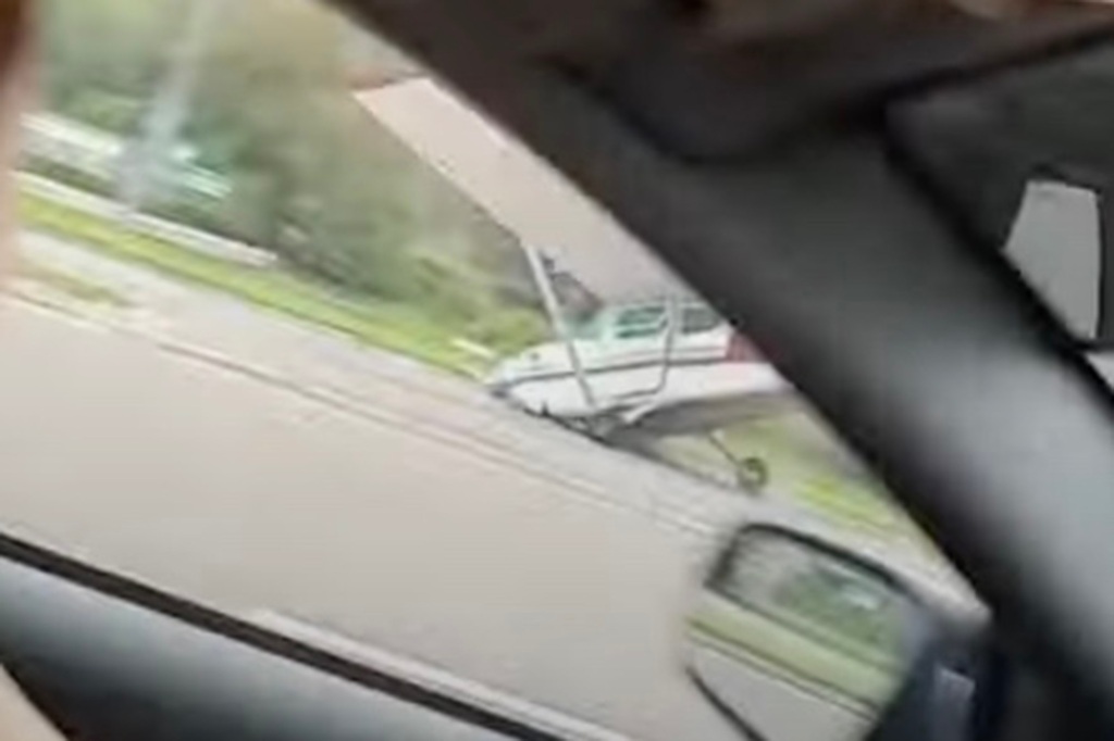 The dramatic moment a jet crash lands on University Boulevard in Orlando, Florida.