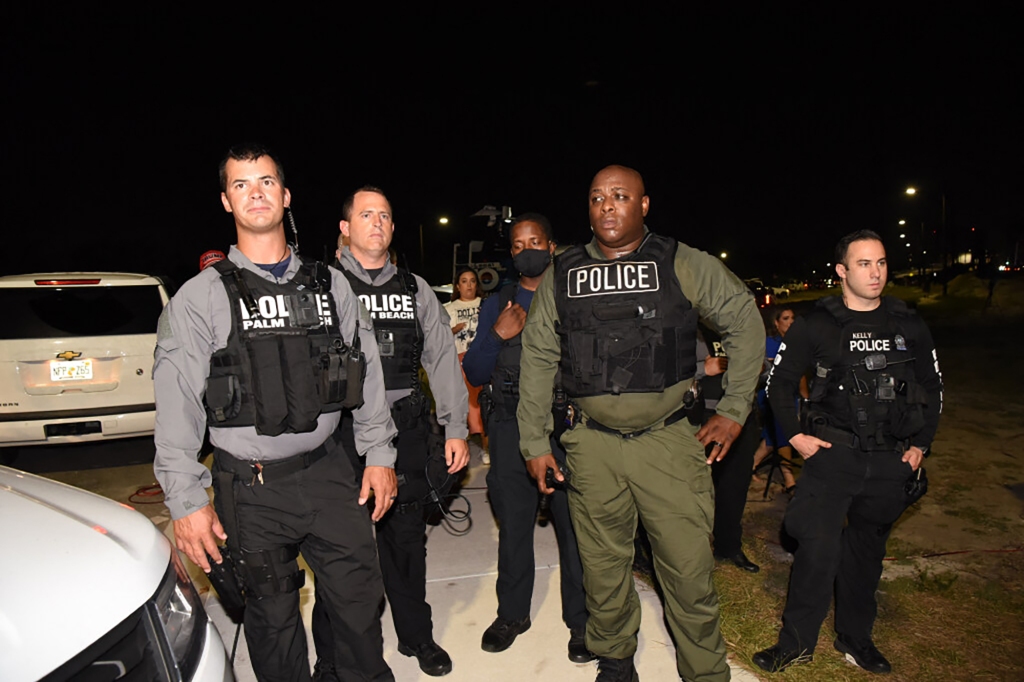 Cops outside Mar-a-lago. 