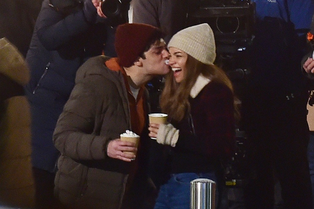 The fictional couple share a kiss on the cheek.