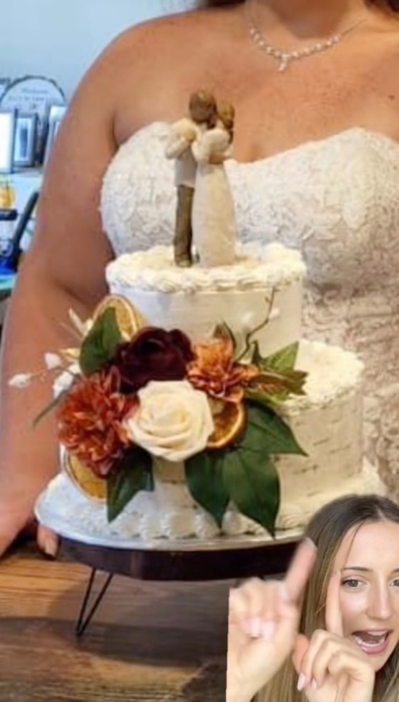 She showed a few ways people had decorated the wedding cakes.