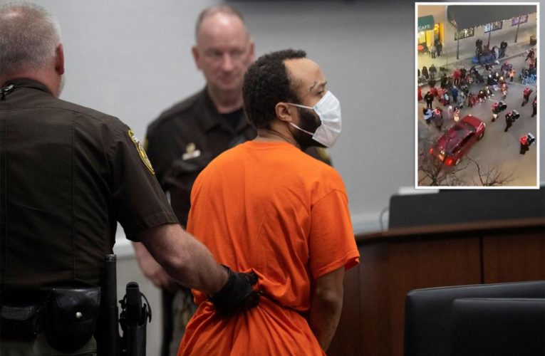 Waukesha parade mass shooting suspect Darrell Brooks removed from court following outburst