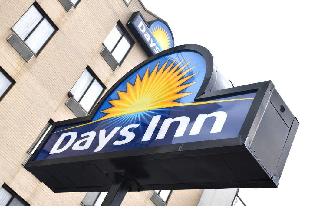 Exterior of a Day's Inn sign.