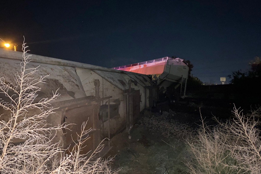 Train derailment at Barton St.