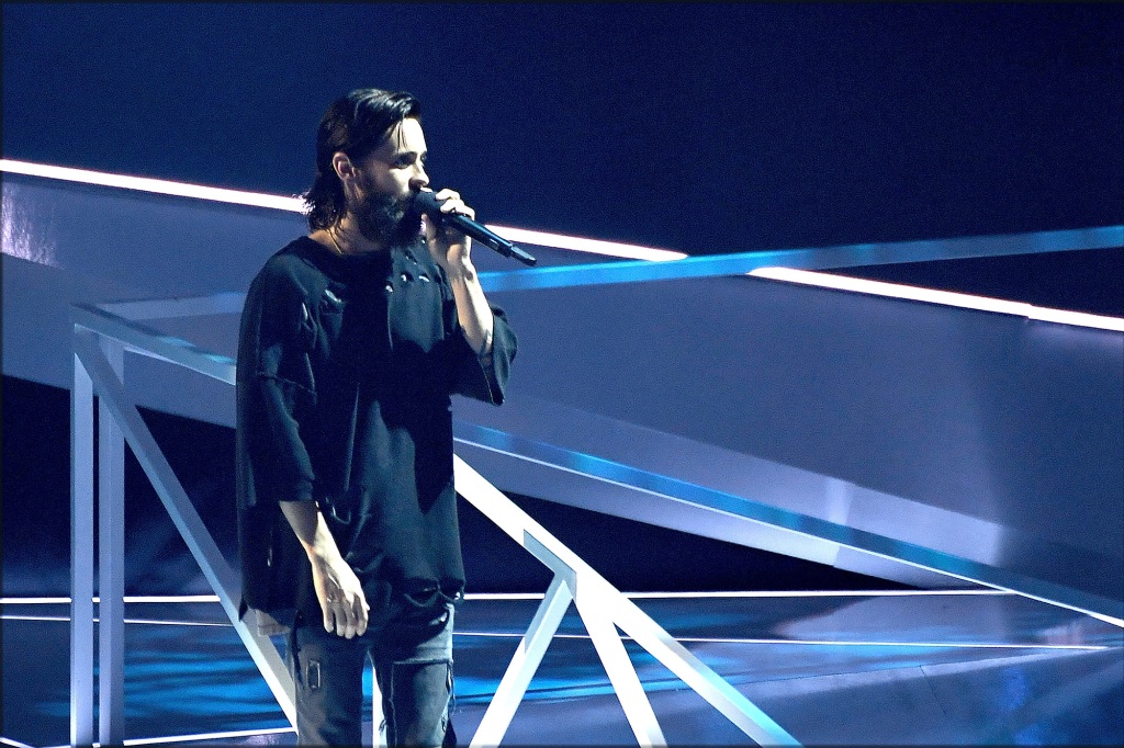 Jared Leto speaks onstage during the 2017 MTV Video Music Awards at The Forum on August 27, 2017 in Inglewood, California. 