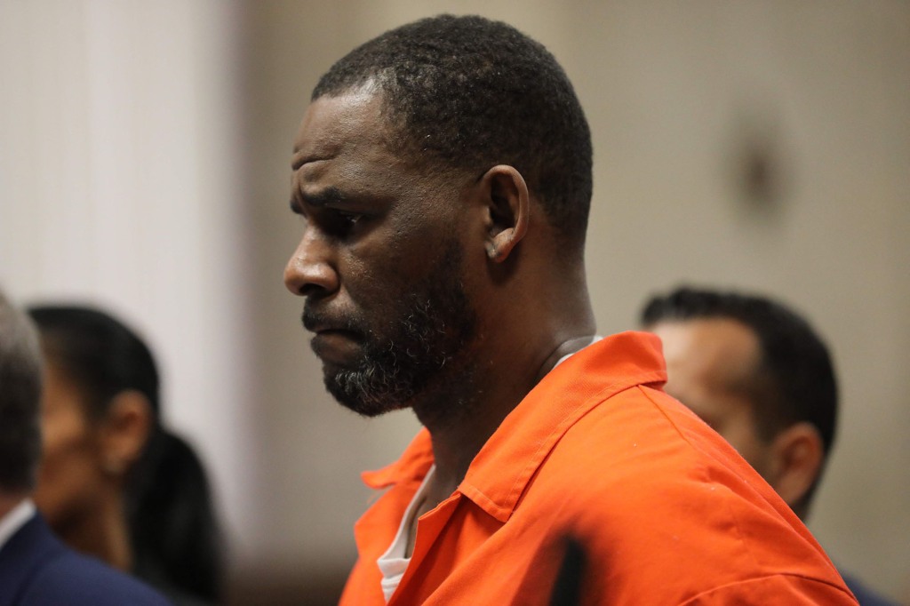 R. Kelly appears at the Leighton Criminal Courthouse in Chicago, Illinois, in 2019. 