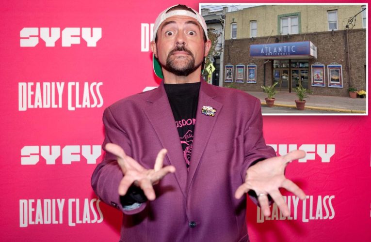 Kevin Smith buys NJ movie theater that inspired him as a kid