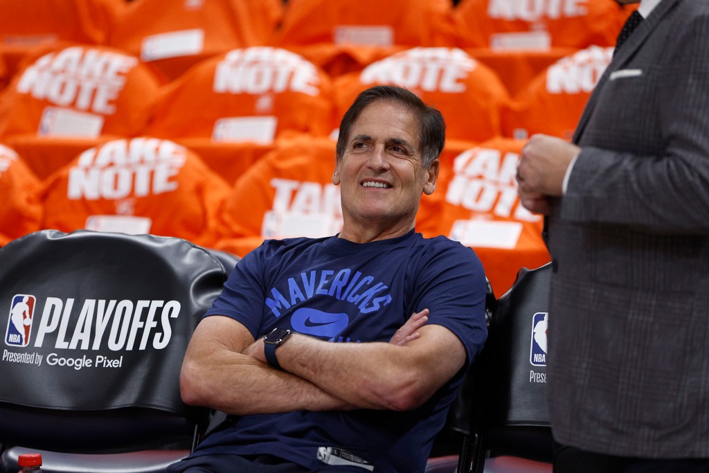 Sweeney struck a deal with Mavericks owner Mark Cuban to stop tracking his flights — if Cuban takes him to a game.