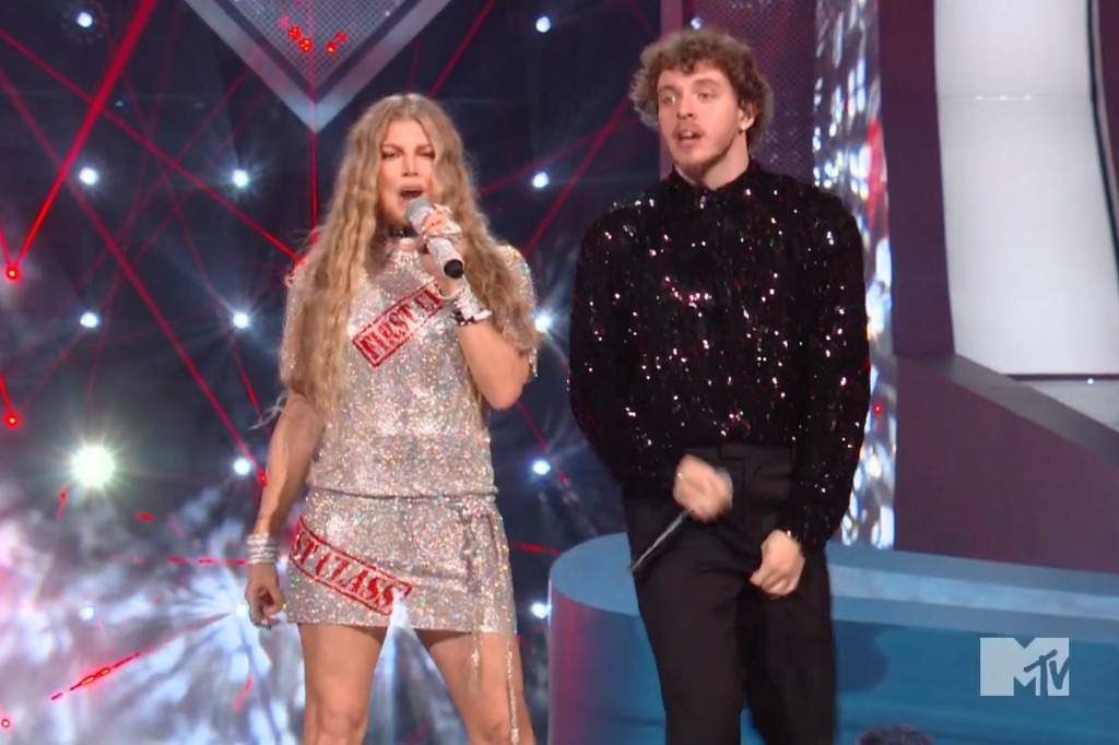 Fergie and Jack Harlow lend some (first) class to the VMAs.