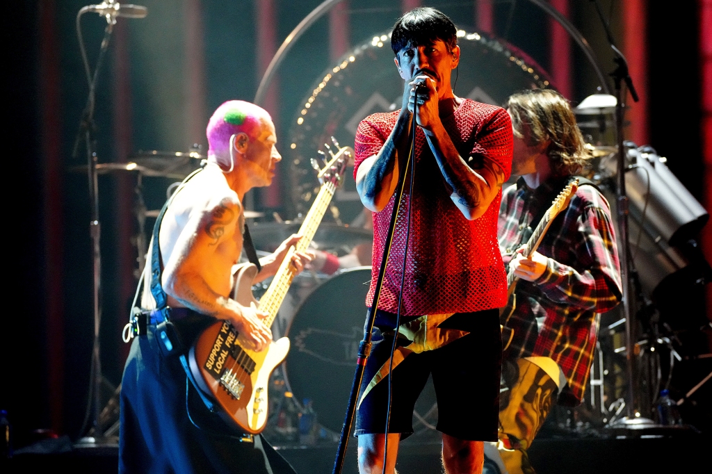Red Hot Chili Peppers frontman Anthony Kiedis and bassist Flea perform at the 2022 VMAs.