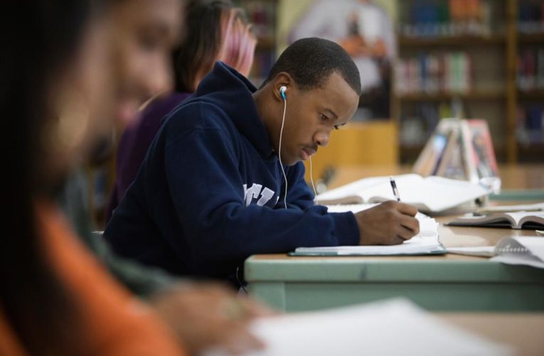 Students who listen to music while studying have a higher GPA: poll